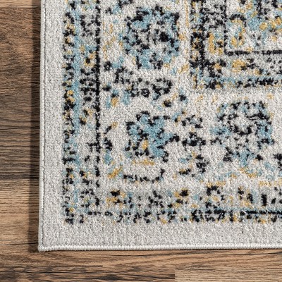 Gray Distressed Persian 5' x 7' Synthetic Area Rug