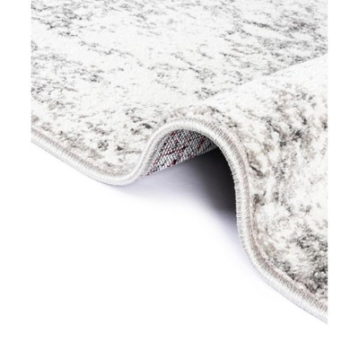 Elegant Gray Medallion 5' x 8' Synthetic Area Rug for Modern Living