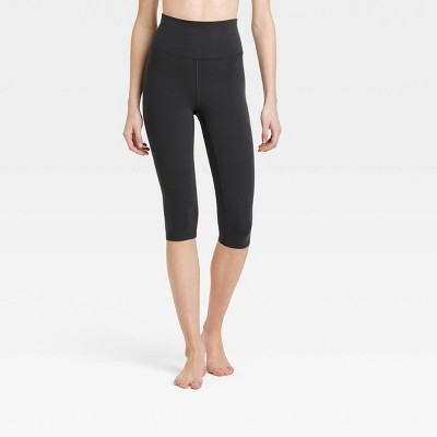 Women's Everyday Soft Ultra High-Rise Core Capri Leggings - All In Motion™ Black XS