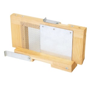 Lehman's Stoney Acres Robbing Screen for Beehive, Beekeeping Equipment to Prevent Hive Robbing, Easy to Install, Fits 5-Frame Langstroth Nuc Hives - 1 of 4