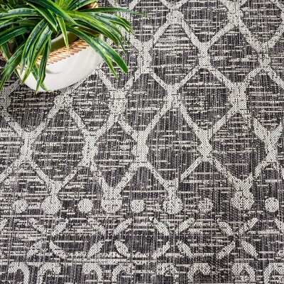 Black and Grey Geometric Indoor/Outdoor Area Rug