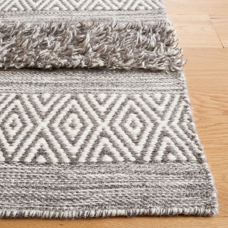 Vermont VRM903 Hand Woven Area Rug  - Safavieh, 3 of 8