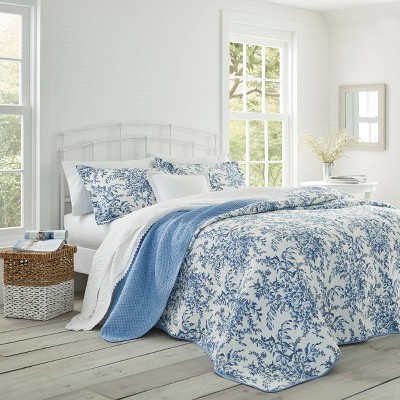 King Size Blue and White Cotton Reversible Quilt Set