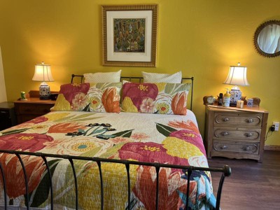 Grandiflora Floral Quilt Set - King Quilt And Two King Pillow Shams ...