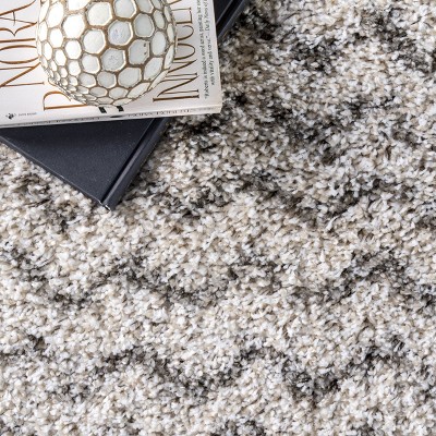 Ivory Chevron Handmade Shag 5' x 8' Area Rug