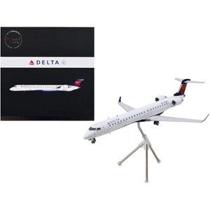 Bombardier CRJ900 Commercial Aircraft "Delta Air Lines" White w/Blue & Red "Gemini 200" 1/200 Diecast Model Airplane GeminiJets - 1 of 3