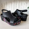 Women's Wo's Freedom Wedge Sandals - Very G 11 - 2 of 4