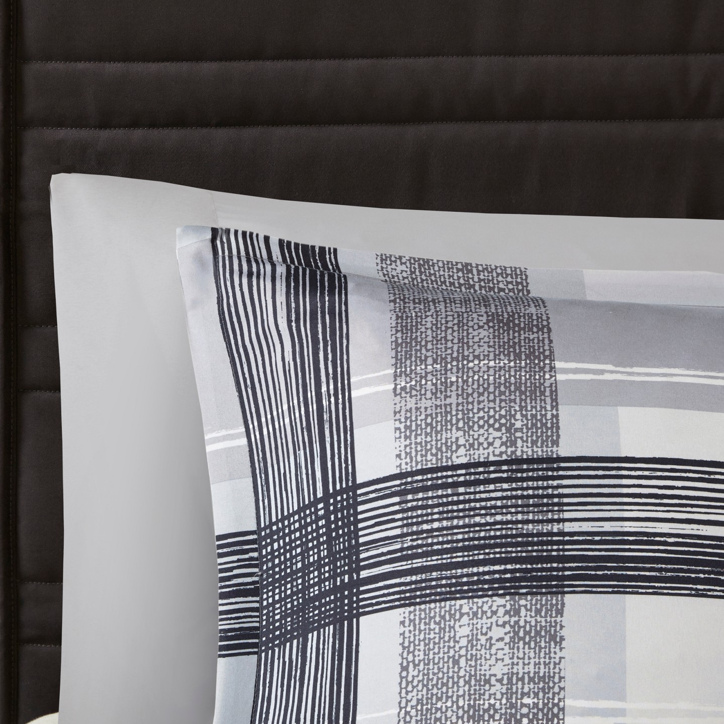 Комплект с одеялом Intelligent Design 5pc Full/Queen Slate Plaid Comforter Set Black: Hypoallergenic Midweight Bedding, Modern Microfiber, Includes Decorative Pillows, цвет: Чёрный — фото 7
