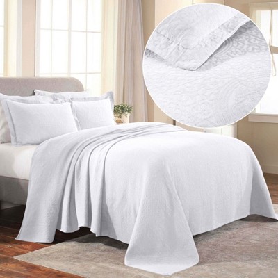 Fleur De Lis Medallion Cotton Matelasse Decorative Bedspread and Pillow Sham Set by Blue Nile Mills
