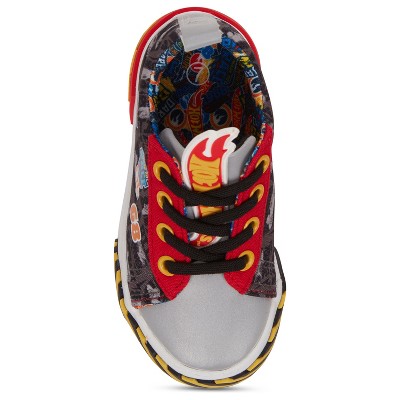 Мужские кроссовки Hot Wheels Toddler Boy Sneakers - Cars, Trucks, Tracks and Engines - Checkered Flag Race Car Lace Up Kids Sneakers (Black, 6) — фото 3