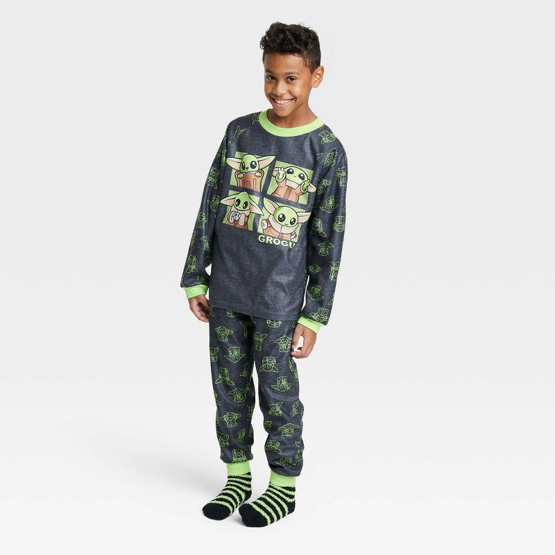 Boys&#39; Star Wars: The Mandalorian The Child Pajama Set with Cozy Socks - Gray, 3 of 5