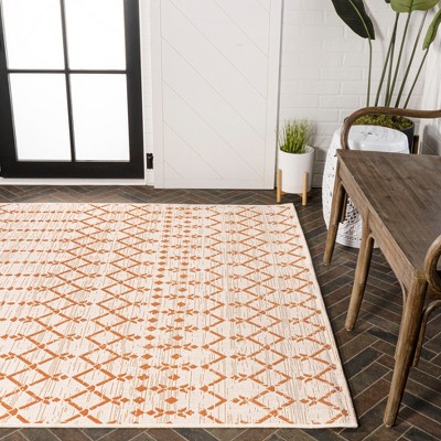 Boho Chic Cream/Orange Geometric Synthetic 5' x 7' Area Rug