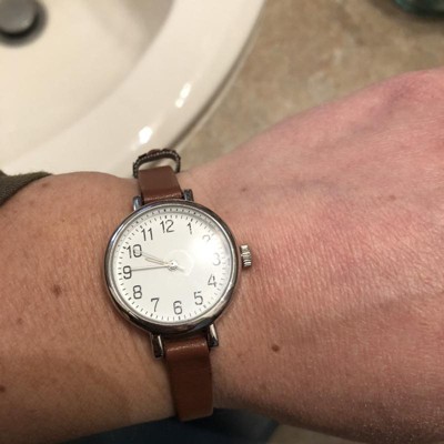 Target outlet wrist watch