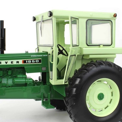 1/16 Green and Light Green Die-Cast Metal Farm Tractor Model