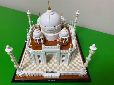 LEGO Architecture Taj Mahal 21056 Building Set - Landmarks Collection,  Display Model, Collectible Home Décor Gift Idea and Model Kits for Adults  and Architects to Build 