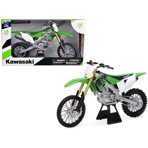 2019 Kawasaki KX 450F Dirt Bike Motorcycle Green and White 1/6 Diecast Model by New Ray - 1 of 3