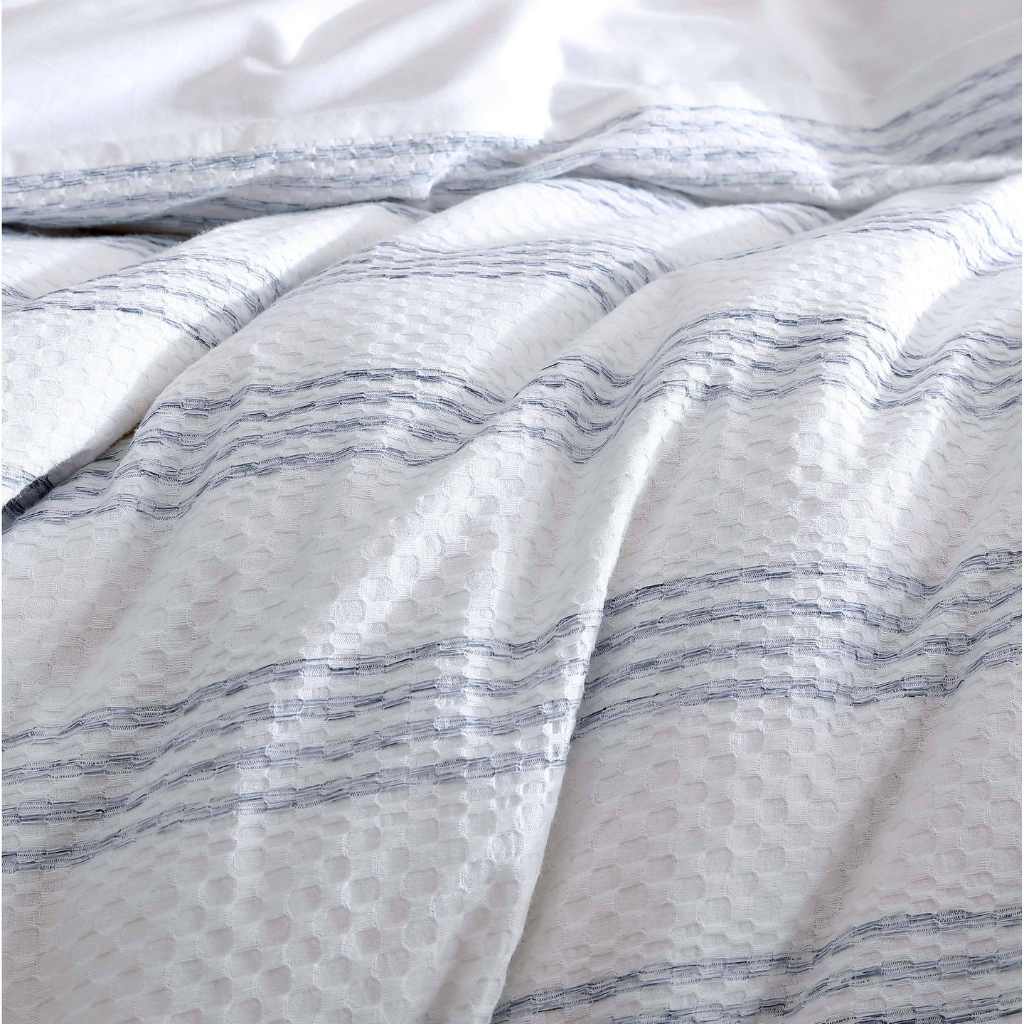 Постельное бельё Riverbrook Home 3pc Queen Chopra Comforter Bedding Set Blue: Machine Washable, Includes Pillow Shams, цвет: Синий — фото 3