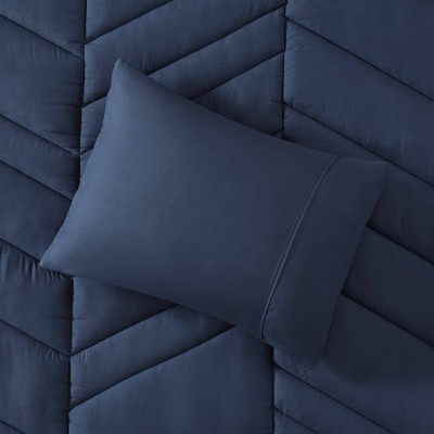 Navy Twin Reversible Microfiber Chevron Bedspread Set