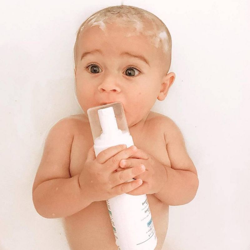 Mustela Newborn Baby Foam Shampoo for Cradle Cap - 5.07 fl oz, 4 of 9