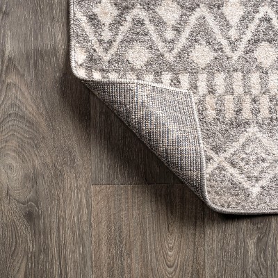 Gray and Cream Geometric Stripe 3' x 5' Area Rug