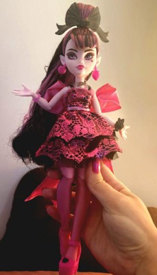  Monster High Draculaura Doll in Monster Ball Party Dress with  Themed Accessories Like Chocolate Fountain : Everything Else