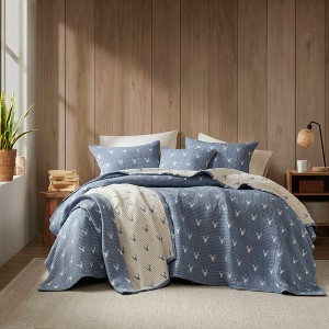 AENKYO King/Cal King Coverlet Set, 3-Piece Textured Jacquard Bedding with Rustic Stag Head Pattern & Pillow Shams - 1 of 4