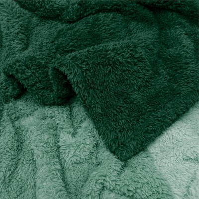 Pavilia Throw Blanket