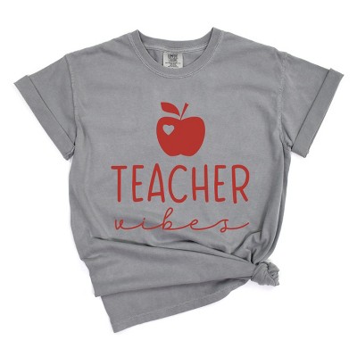 Simply Sage Market Teacher Vibes Cursive Apple Garment Dyed Tee - 2XL - Grey