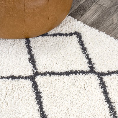 4' x 6' Black Diamond Shag Synthetic Area Rug