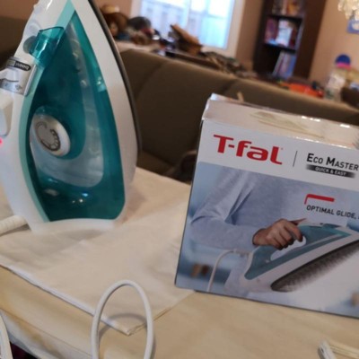 Tefal Feero ECOMASTER STEAM IRON 1800W NEW ITEM But has few scratches and  marks