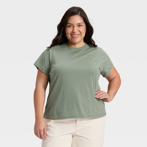 Women's Short Sleeve T-Shirt - Universal Thread™ - 1 of 3