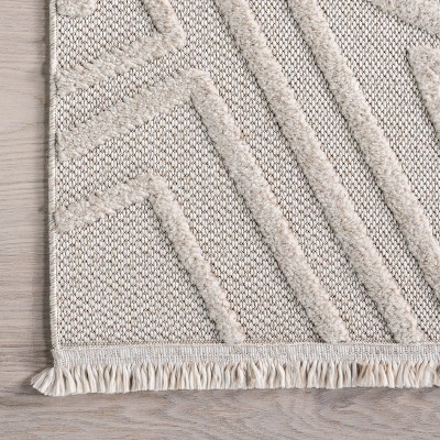 Ivory Geometric 4x6 Indoor Area Rug with Loop and Shag Techniques