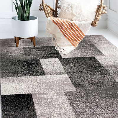 Easy Care Reversible Gray Synthetic 5' x 7' Area Rug