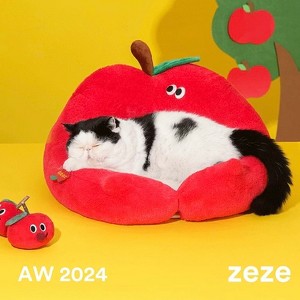 ZEZE Peace Apple Pet Bed-Red - 1 of 4