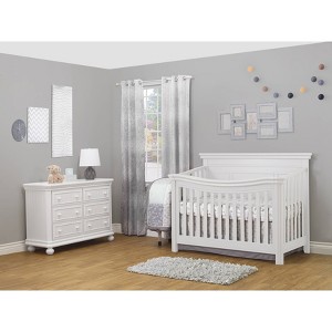 Sorelle Finley Lux Flat Top Crib - 1 of 4