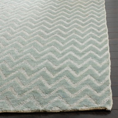 Santa Fe Hand-Knotted Gray Wool Chevron Area Rug
