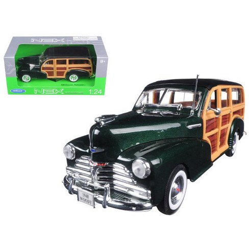 1948 Chevrolet Woody Wagon Fleetmaster Green 1/24 Diecast Model By