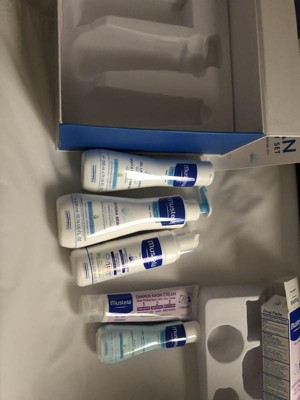 Mustela Newborn Arrival Gift Set – St. John's Institute (Hua Ming)