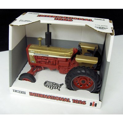 Ertl 1/16 International 1026 Golden Demonstrator Tractor With Fenders ...