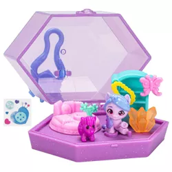 My Little Pony Mini World Magic Crystal Keychain Izzy Moonbow