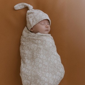Makemake Organics Organic Swaddle Blanket & Hat Set - Wildsage - 1 of 3