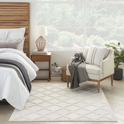 Ivory and White Trellis Synthetic Flat Woven 6' x 9' Rug
