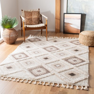 Ivory/Brown Diamond Braided Shag Area Rug 4' x 6'