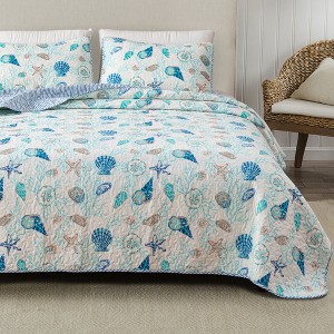 Coastal Beach Reversible Quilt Set With Sham - Great Bay Home - 1 of 4