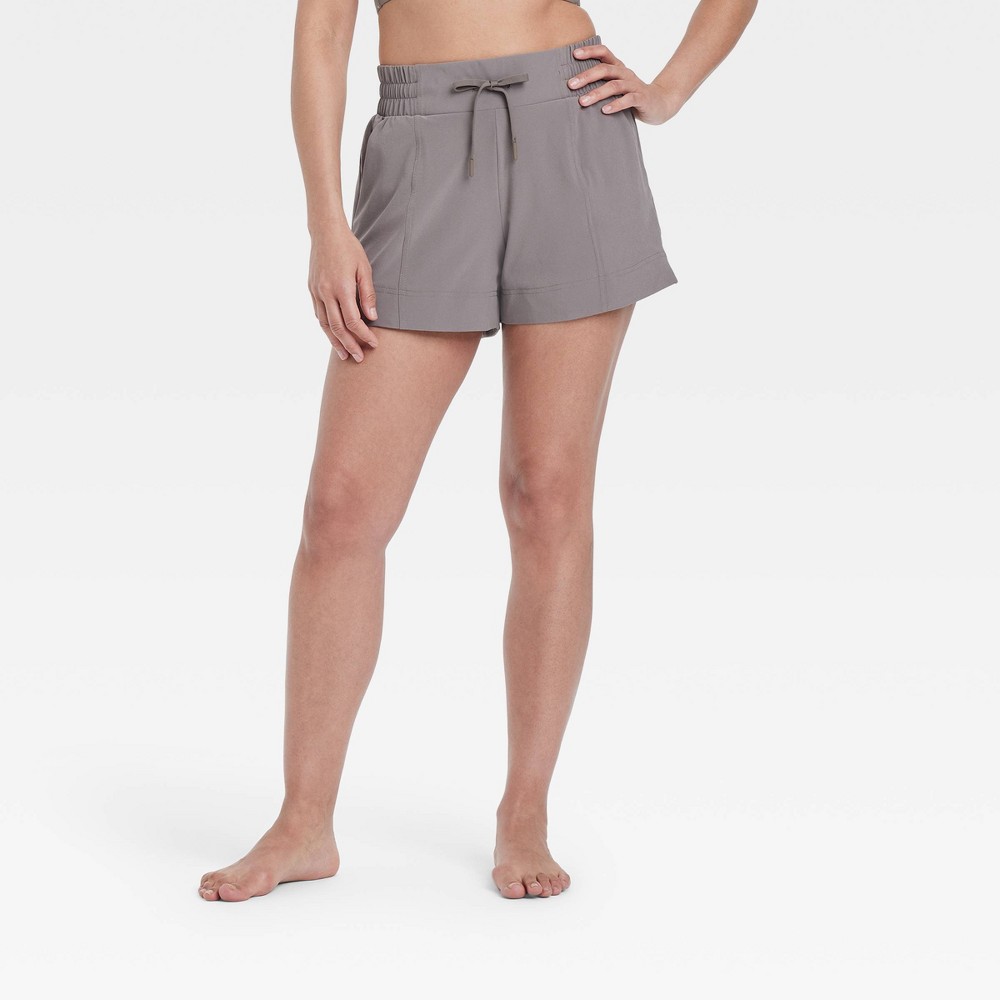 Size M Women's Flex Woven Mid-Rise Shorts 4" - All In Motion™ Taupe 