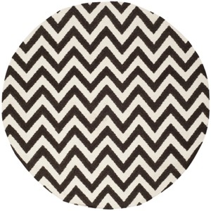 Dhurries DHU557 Hand Woven Flat Weave Indoor Rugs - Safavieh - 1 of 3
