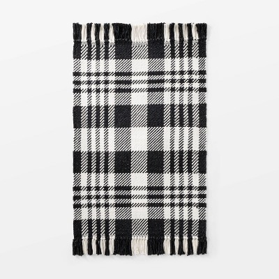 2'1"x3'2" Indoor/Outdoor Scatter Plaid Rug Black - Threshold™ designed with Studio McGee