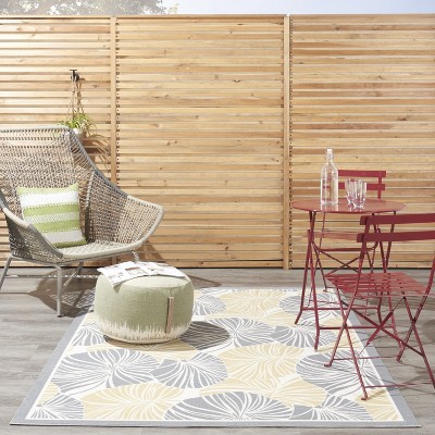 Gray and Beige Tropical Leaf Indoor/Outdoor Area Rug 4' x 6'