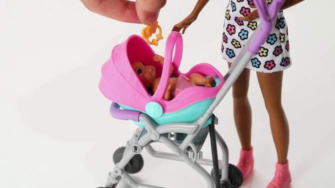 Barbie Skipper Babysitters Inc. Playset - Curly Brunette Hair, 2 of 8, play video