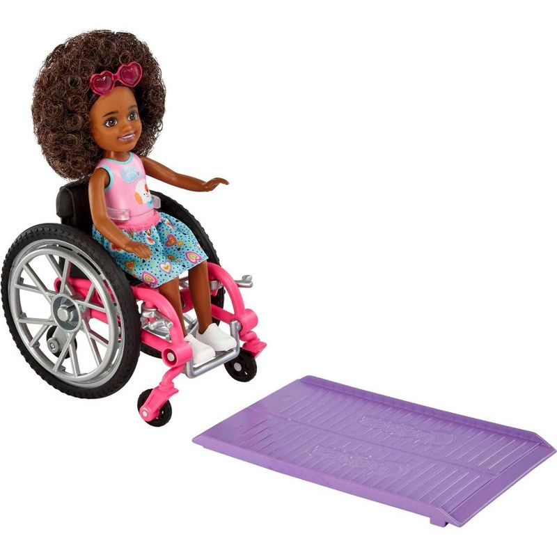 Barbie Chelsea Wheelchair Doll - Puppy Shirt, 2 of 7